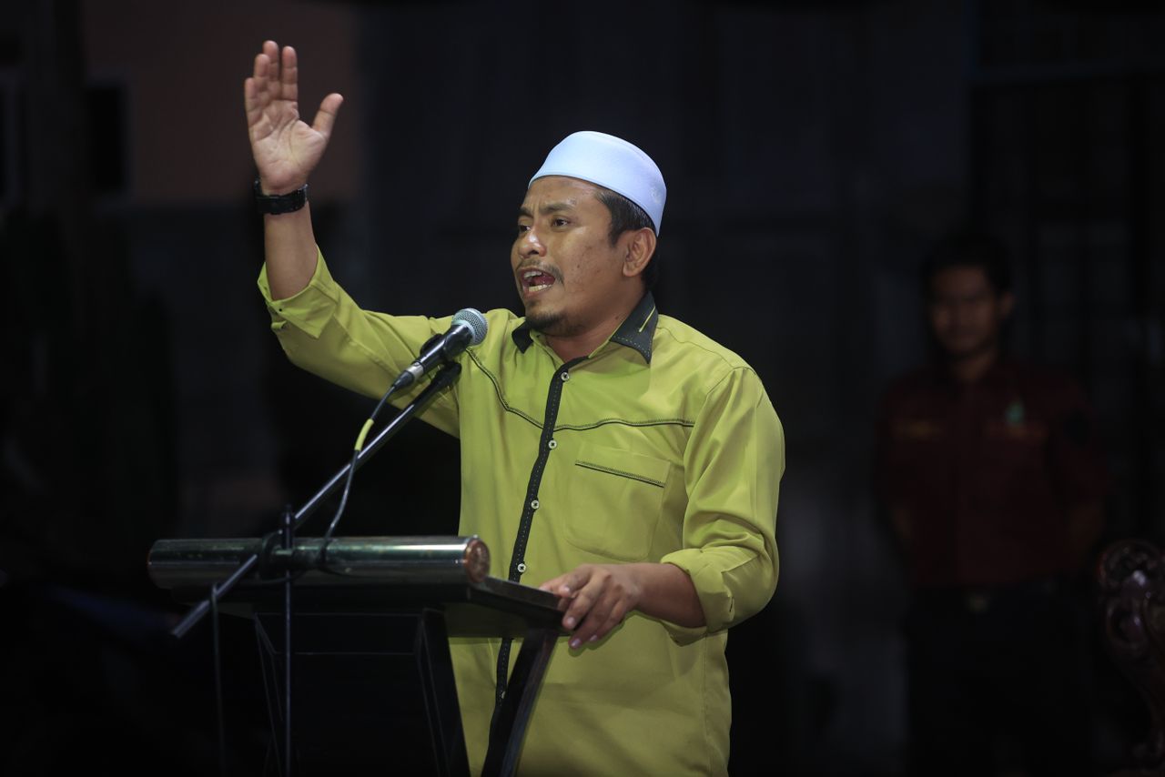 Pemuda Pas desak Fahmi Fadzil lepas jawatan sebagai menteri
