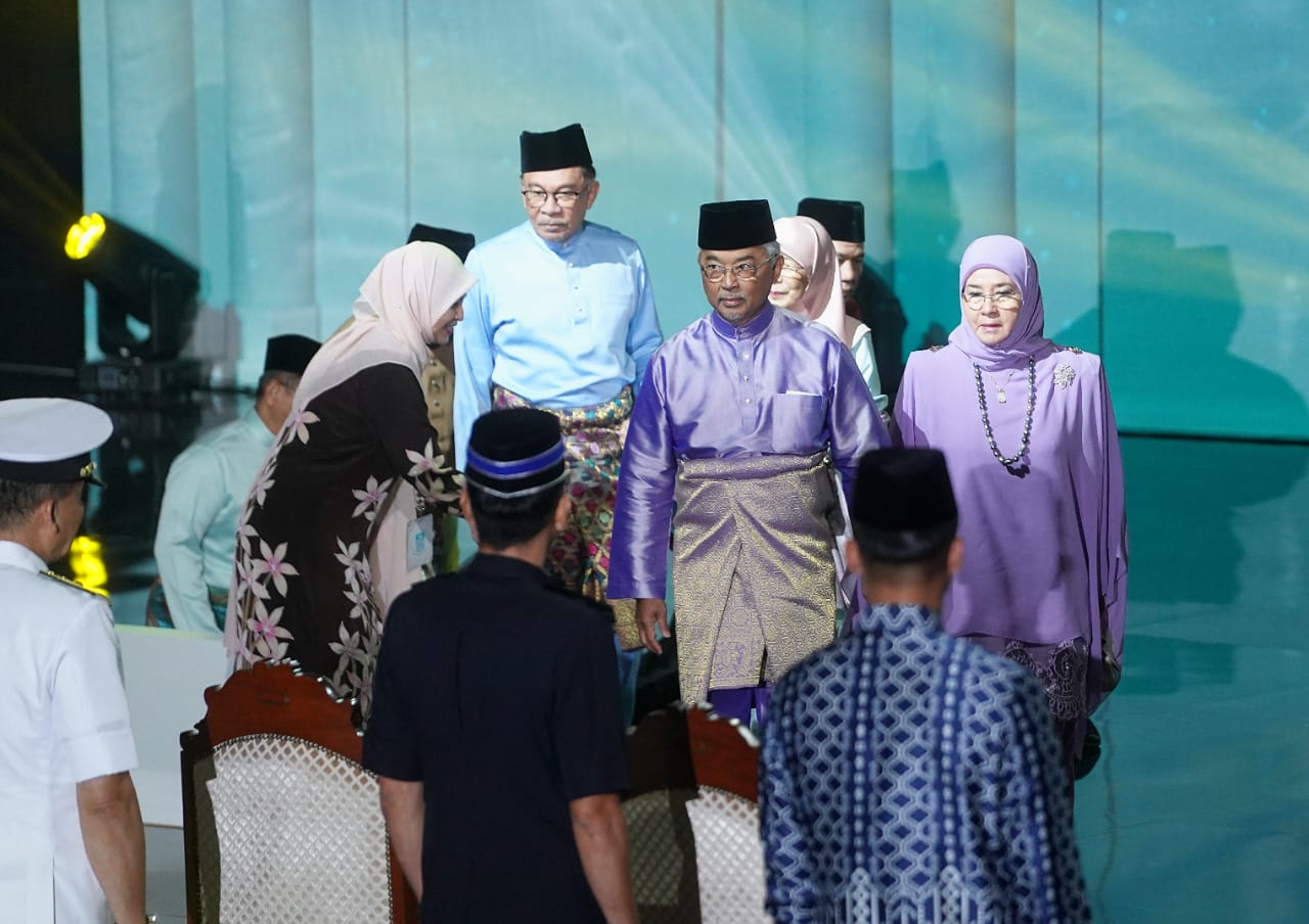 Jauhi fitnah, kata dusta boleh hancurkan negara – Agong