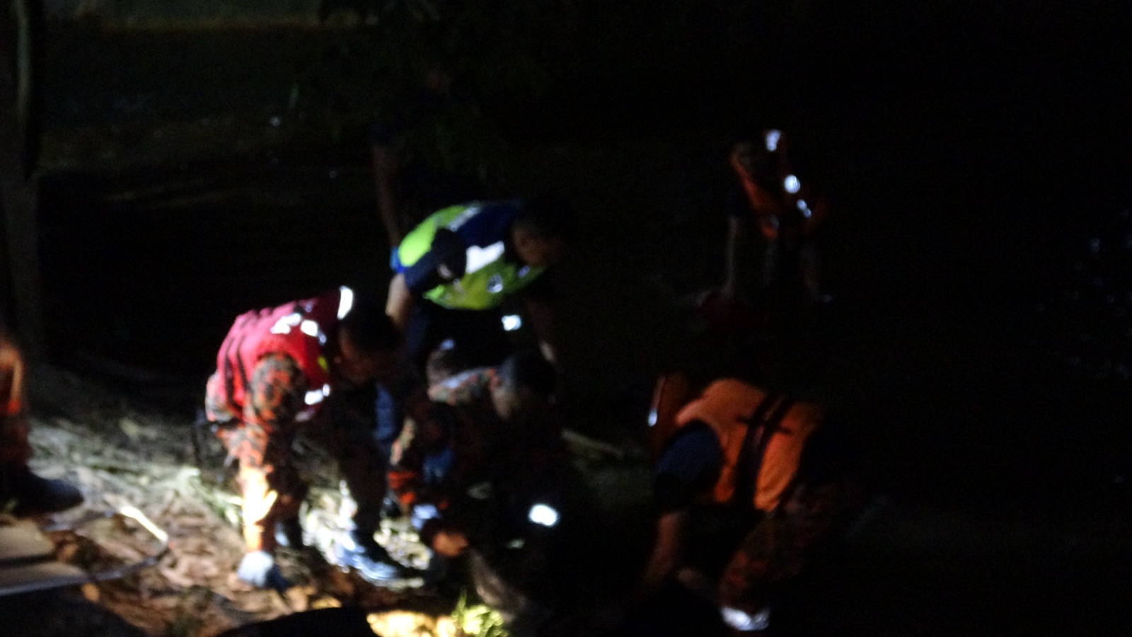 Mayat dua pelajar ditemukan lemas di Air Terjun Tasik Puteri, Bukit Besi 