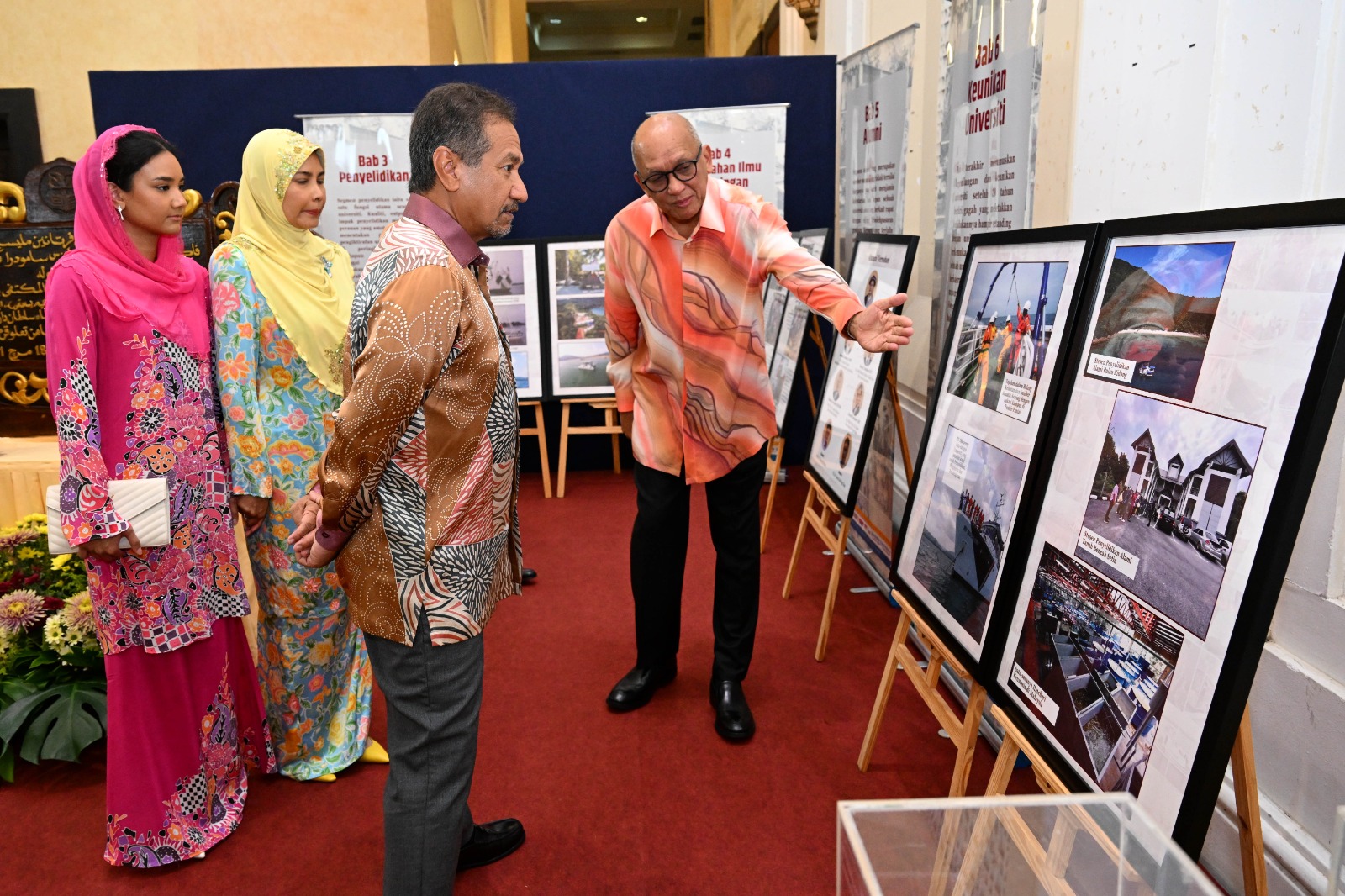 Sultan Mizan, Sultanah Nur Zahirah lancar buku ‘UMT Dua Dekad Meneroka Samudera’ 