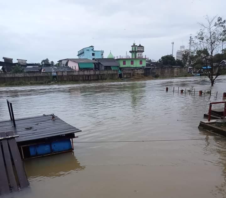 Kawasan rendah sekitar Rantau Panjang ditenggelami banjir Kawasan rendah sekitar Rantau Panjang ditenggelami banjir