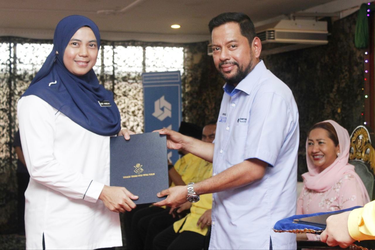 Yayasan Bank Rakyat dan Yayasan Tuanku Syed Putra bina jati diri pelajar Perlis