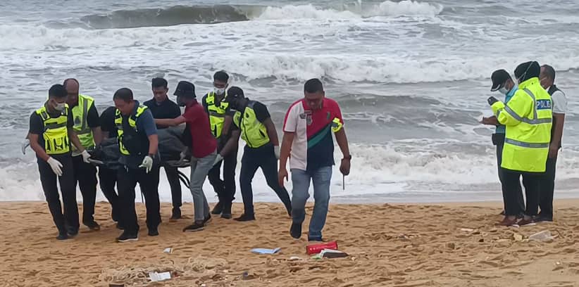 Mayat lelaki tanpa kepala ditemukan terdampar di pantai