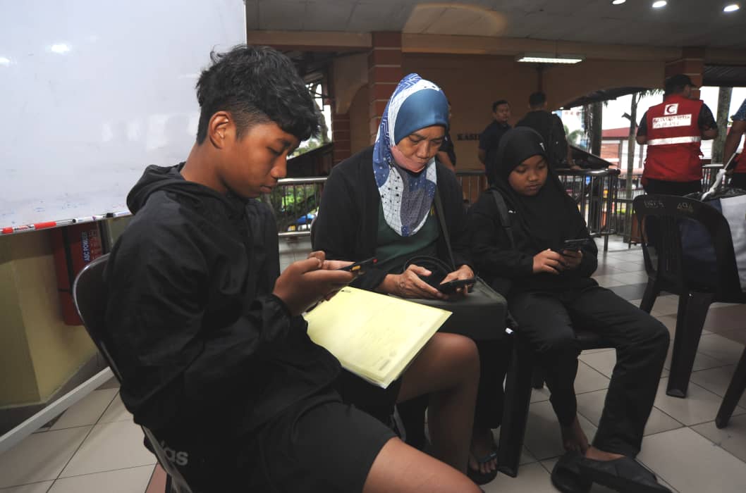 Calon SPM lega sempat selamatkan buku, pakaian tertinggal