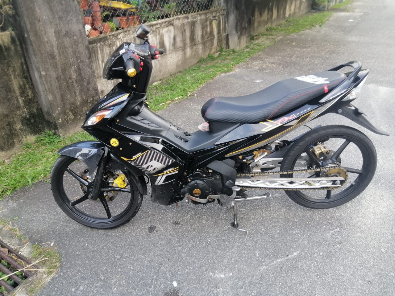 Anggota polis cedera dilanggar motosikal di sekatan jalan raya