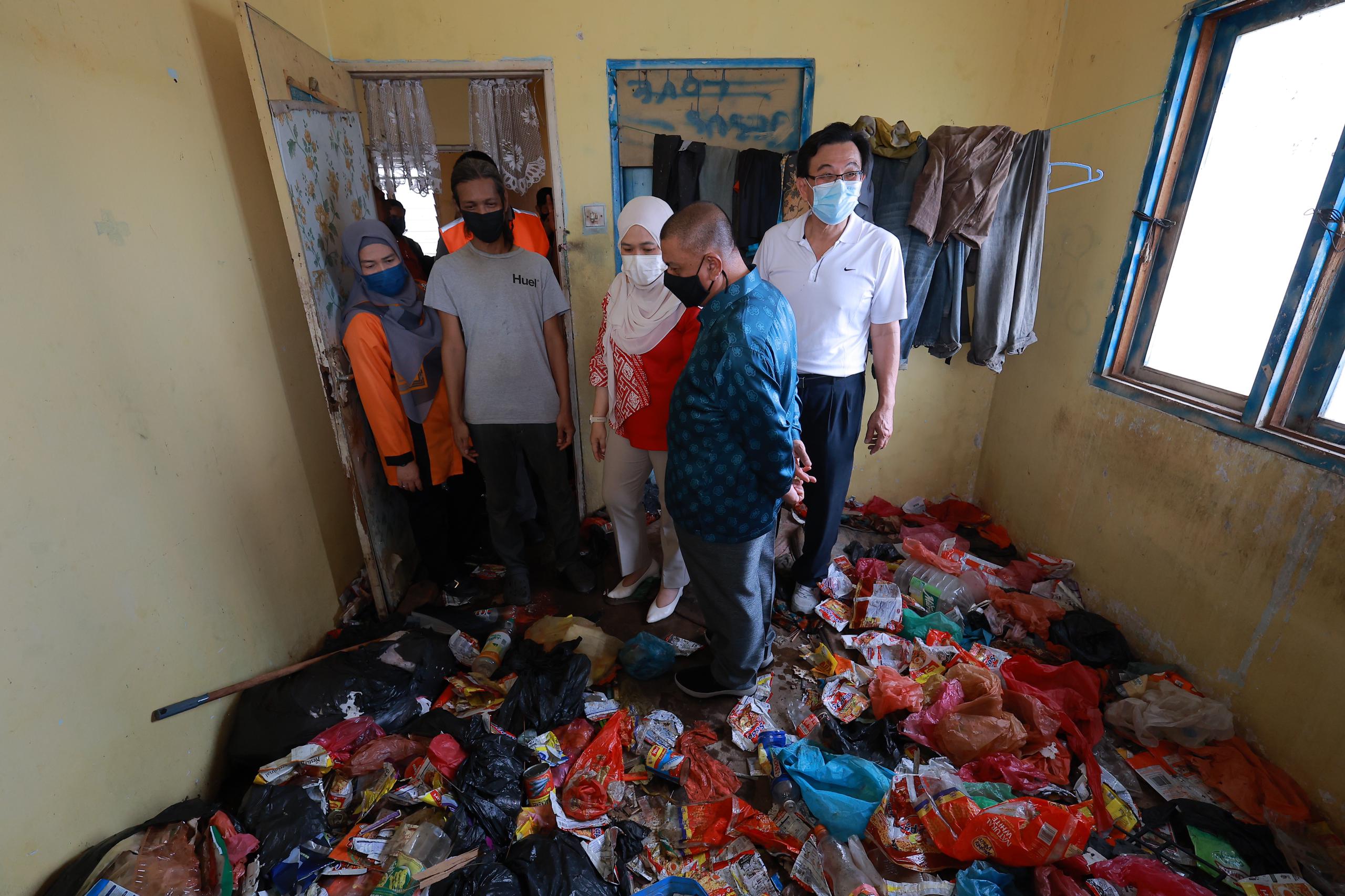 Mesyuarat khas teliti kes keluarga kurang berkemampuan di kawasan daif