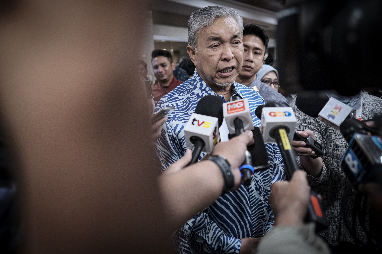 Santuni permintaan Najib dan ahli keluarga