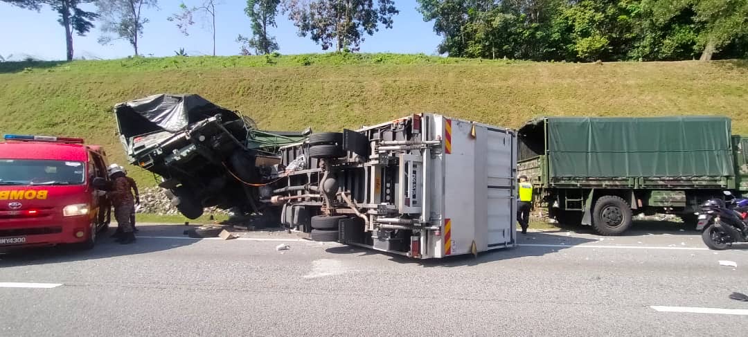 Tiga anggota tentera maut kemalangan