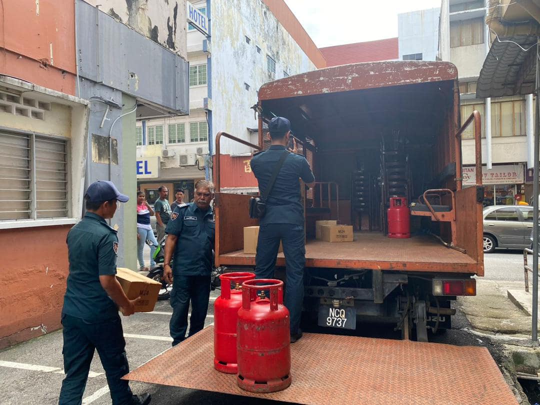 MBS sita kedai makan warga asing beroperasi tanpa lesen