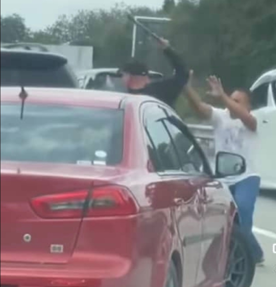 Lelaki warga asing pecah cermin kereta ditahan