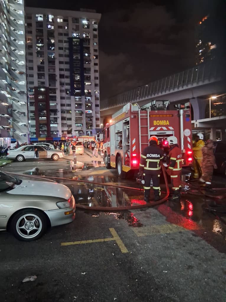 ‘Anggota bomba terpaksa pikul hos pemadam api ke tingkat 17 guna tangga’