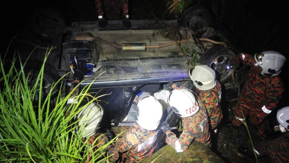 Lelaki maut kenderaan terbabas di anak sungai