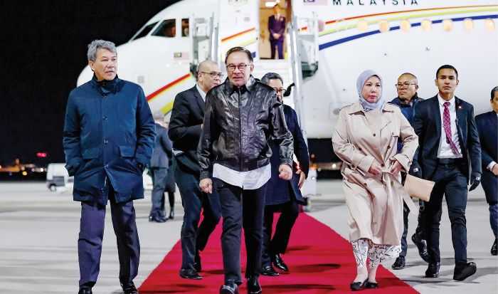 Kukuhkan hubungan, tarik pelabur