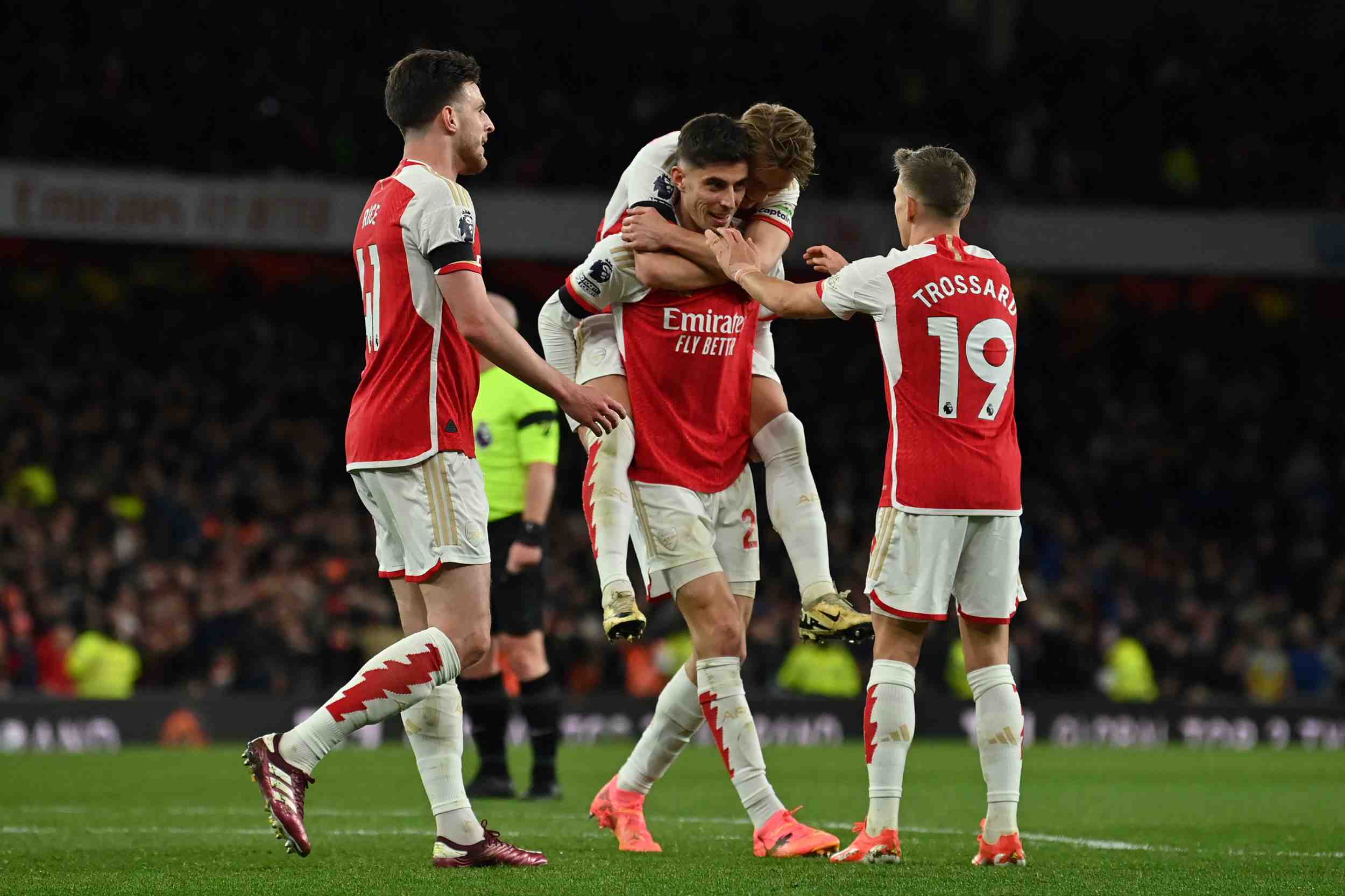 Arsenal belasah Chelsea 5-0, perebutan juara EPL makin sengit