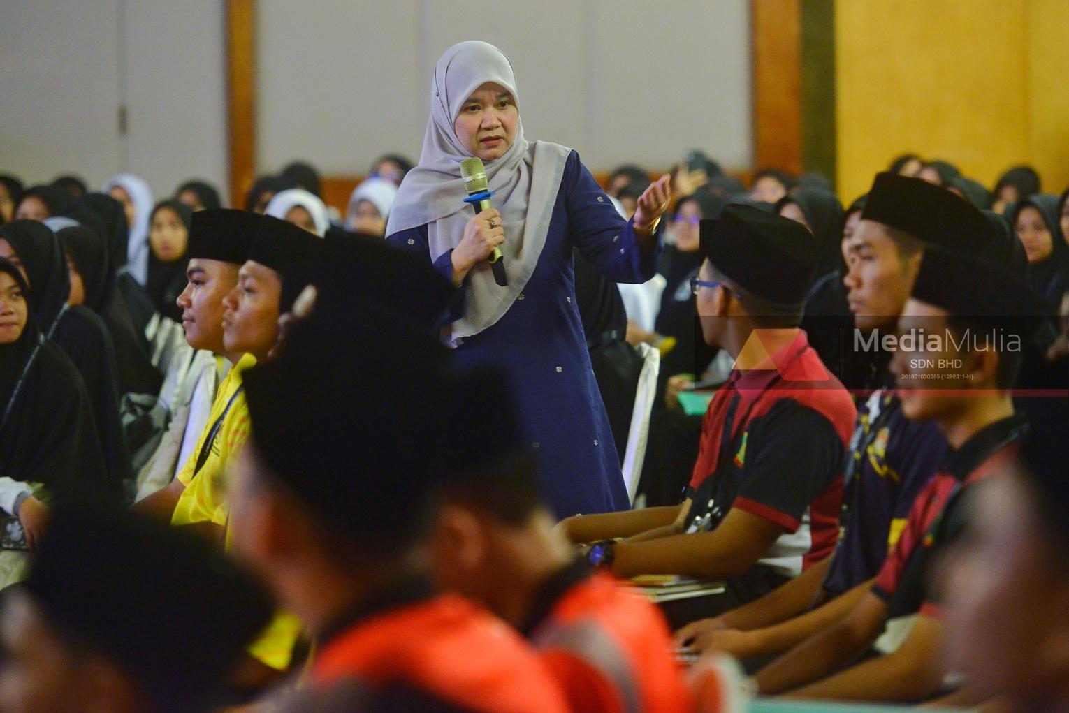 Ibu bapa diminta buat aduan jika sekolah anjur aktiviti luar ketika suhu lebih 35 Celsius