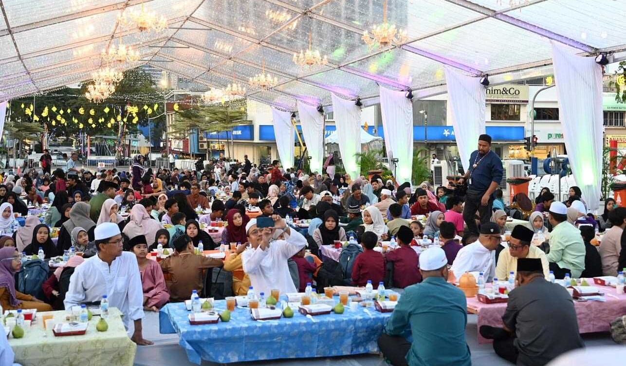 MBPJ beri sumbangan kepada 145 anak yatim, 60 keluarga miskin bandar
