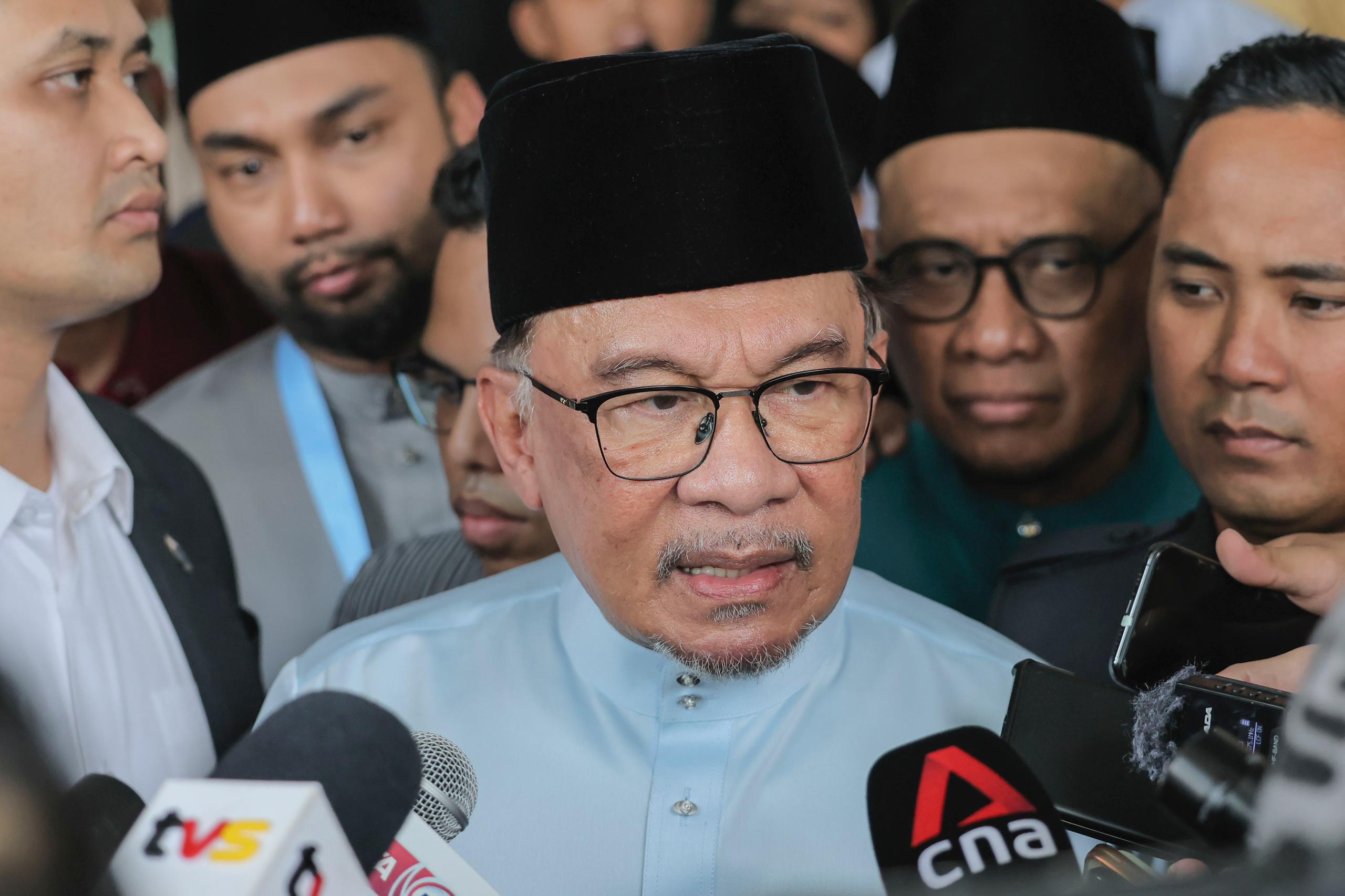 Polis samun warga asing: Seorang lagi suspek diburu