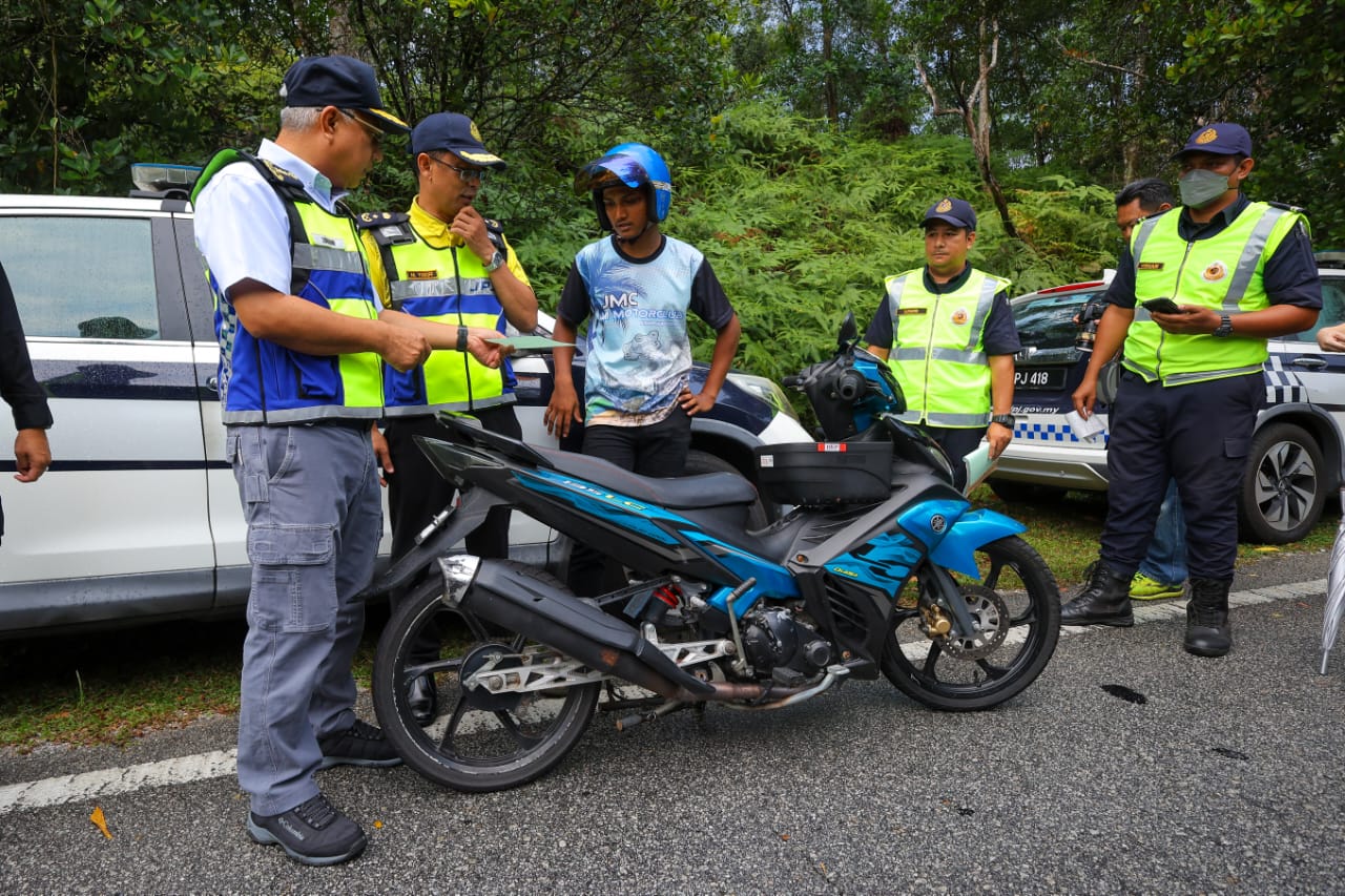 AWAS rekod 800 kenderaan pandu lebih 170km/j