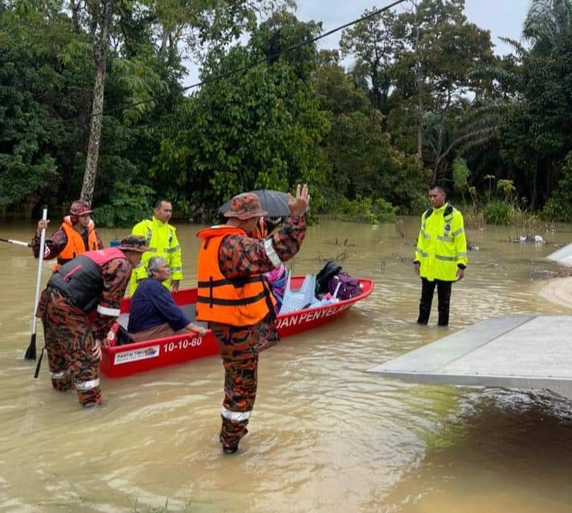 Mangsa banjir kilat Kota Tinggi meningkat 300 orang