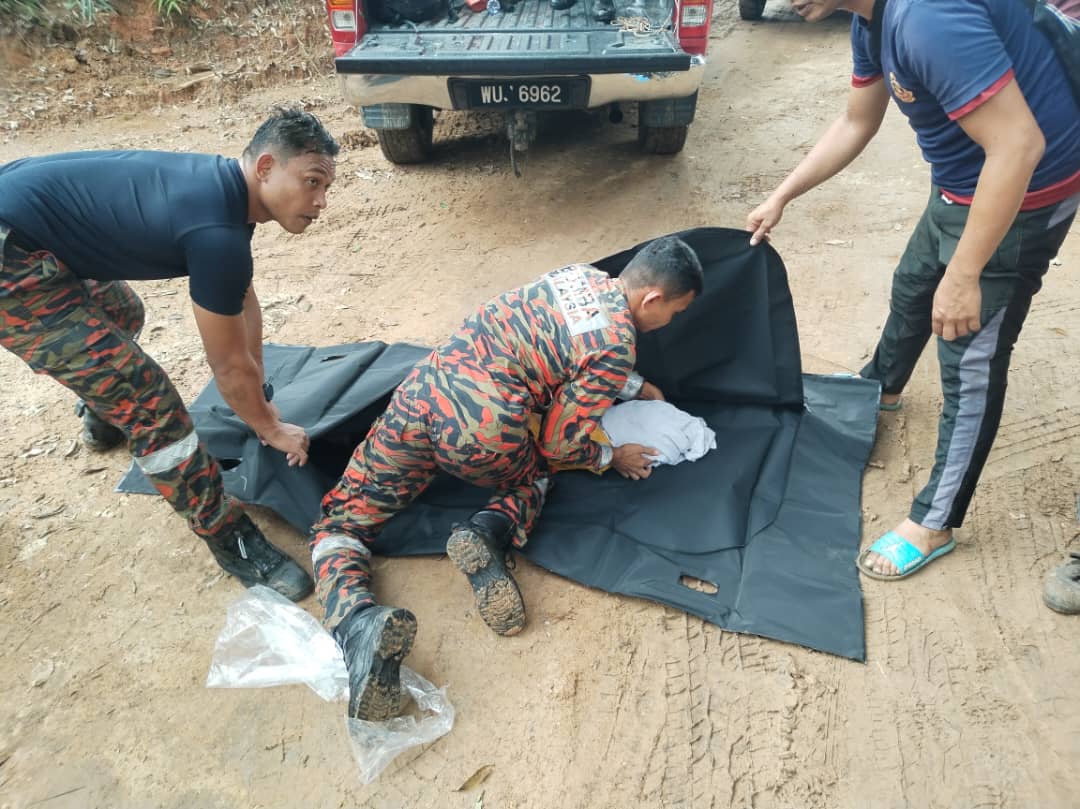 Tiga beranak mati lemas semasa berkelah