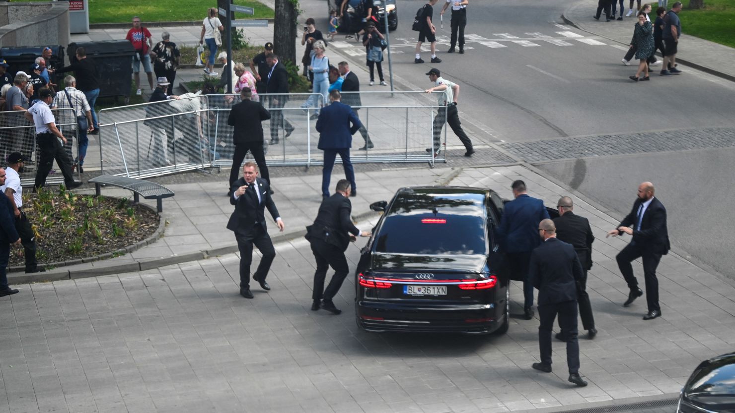 Perdana Menteri Slovakia ditembak