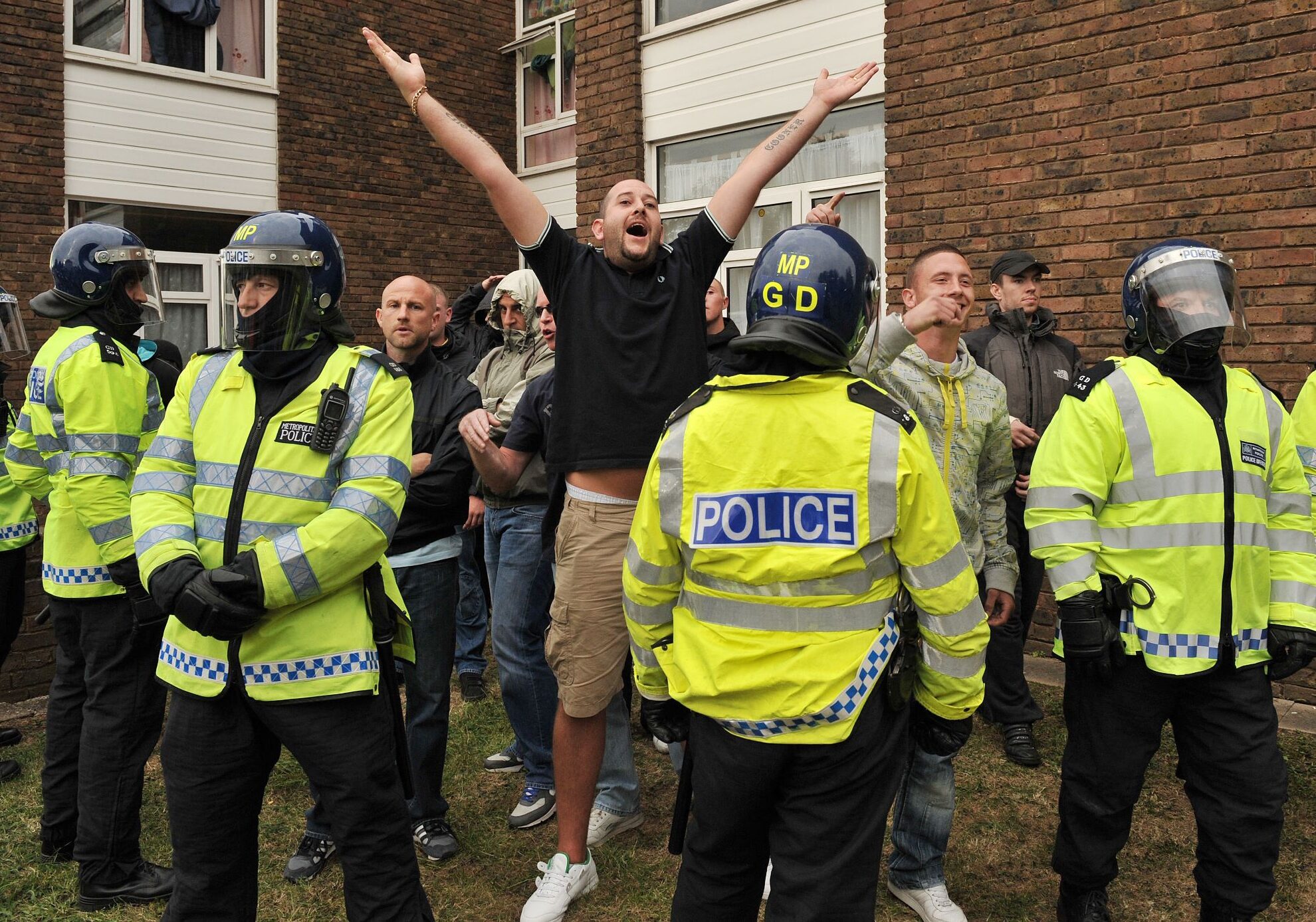 Tunjuk perasaan anti-Islam di England