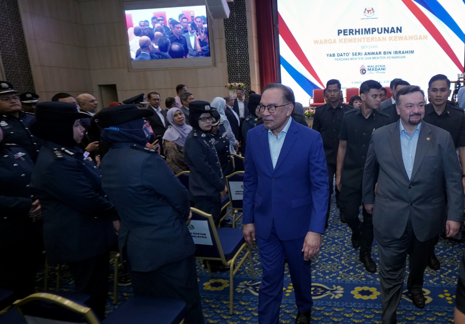 Tumpuan khusus tangani kos sara hidup rakyat