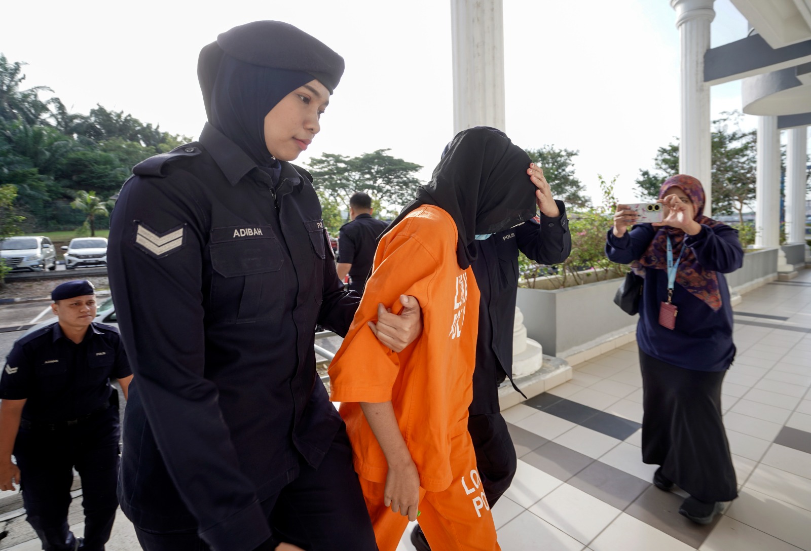 Remaja menyamar pegawai perubatan dipercayai fikiran terganggu