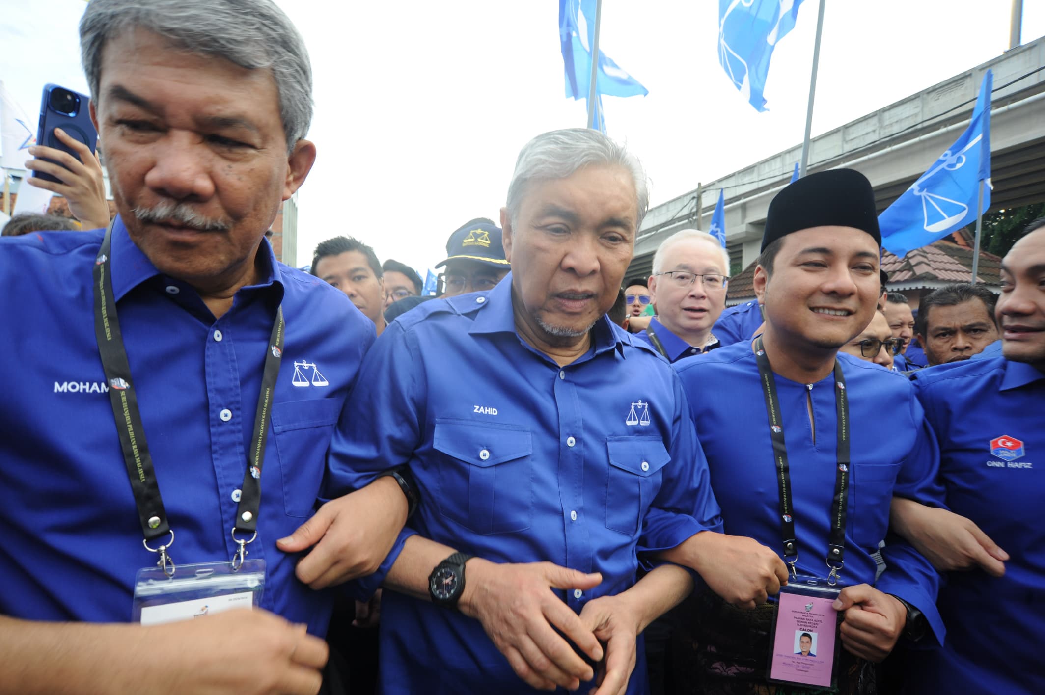 PRK Mahkota: Calon BN diiringi 5,000 penyokong
