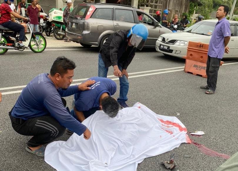 Dua lelaki maut motosikal bertembung