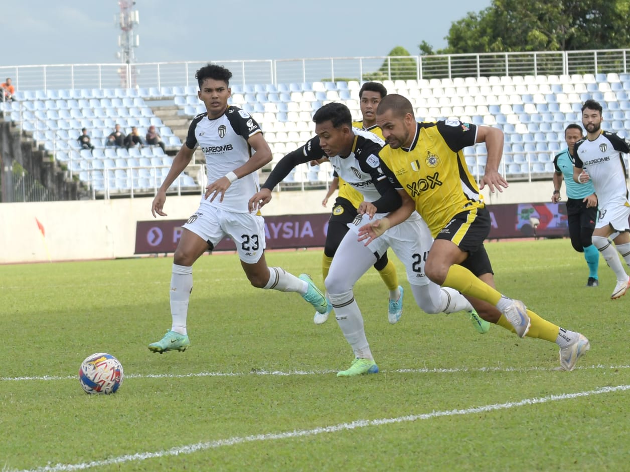 Perak, Terengganu kongsi mata di Stadium Manjung