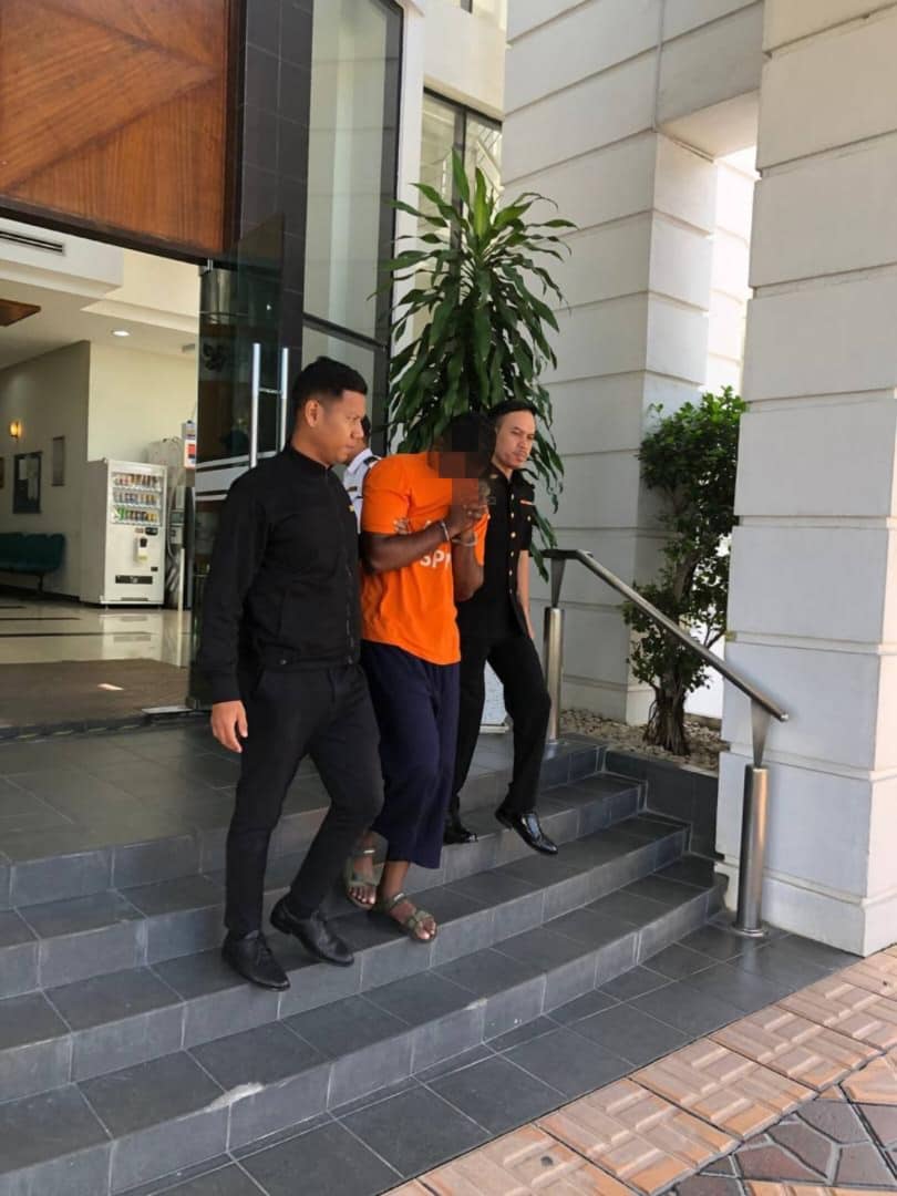 Penolong pegawai Rela direman buat tuntutan elaun palsu