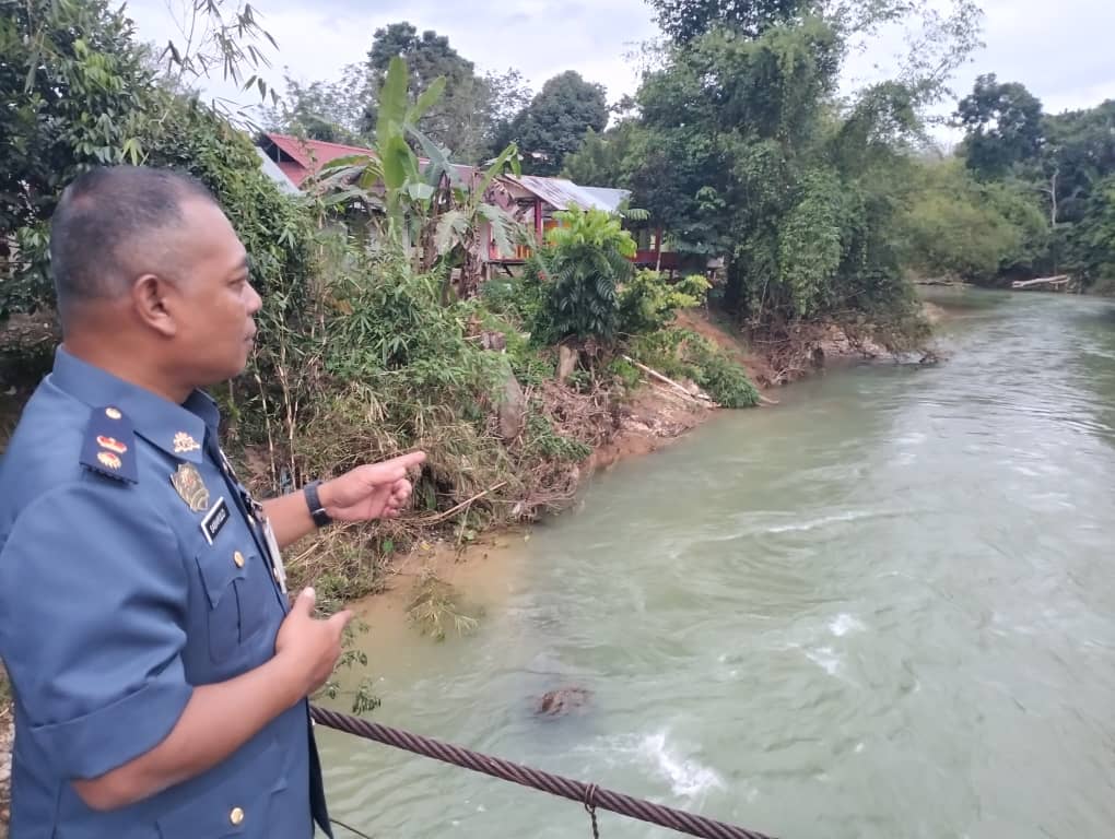 Arus deras, keruh sukarkan operasi cari Nur Arina