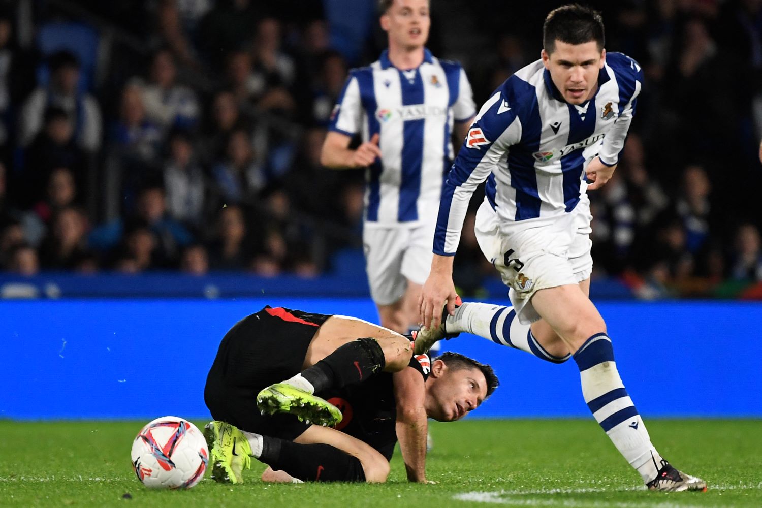 La Liga: Sociedad kejutkan Barcelona