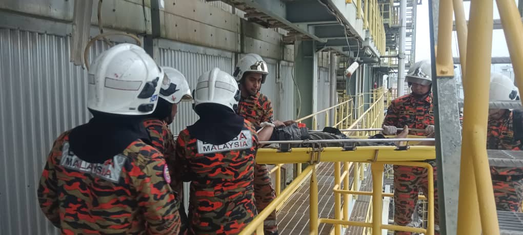 Lelaki tertusuk besi meninggal dunia