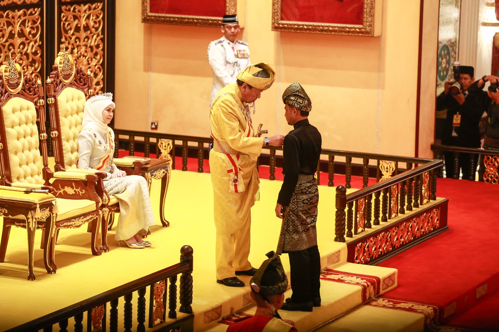 Mickey terima Darjah Kebesaran Ahli Sultan Sharafuddin Idris Shah