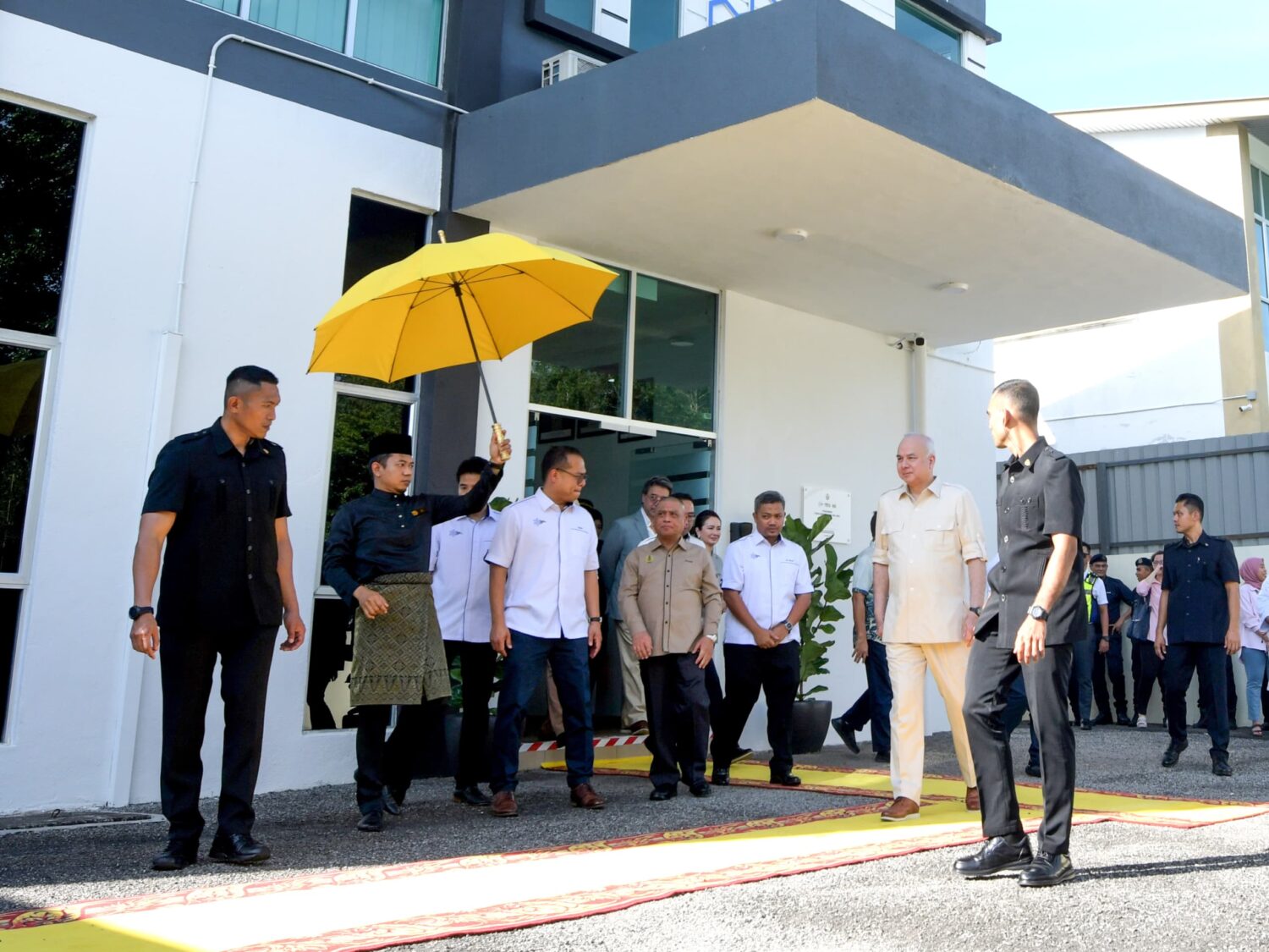Sultan Nazrin gembira, puas hati potensi industri REE di Perak