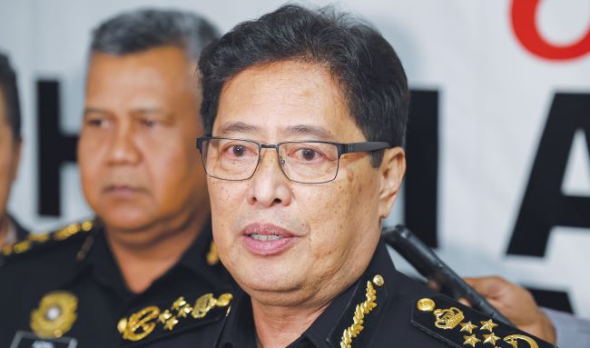 Pengamal media ditahan SPRM berkaitan isu rasuah – Azam Baki