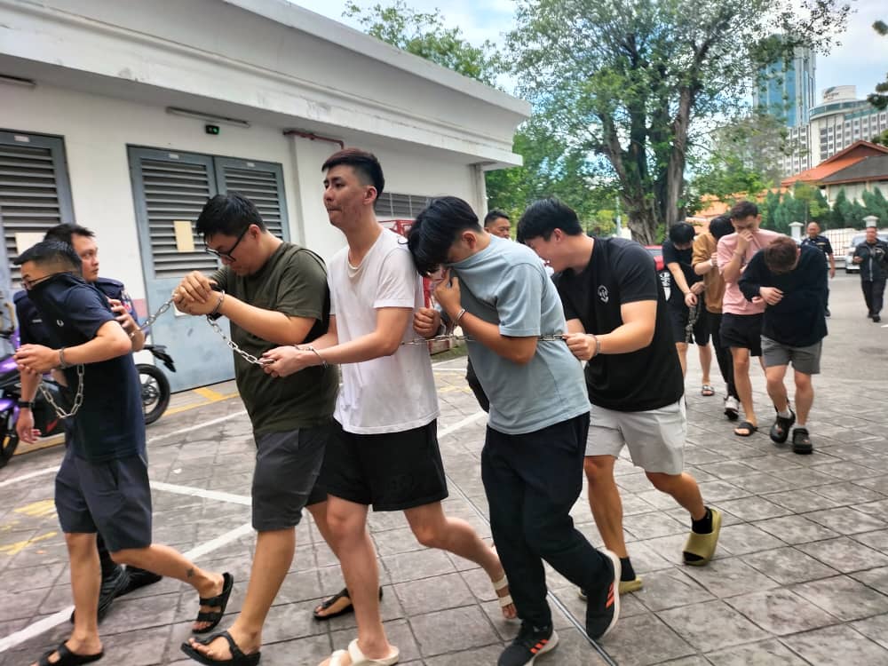 13 individu termasuk wanita Thailand didenda RM4,000