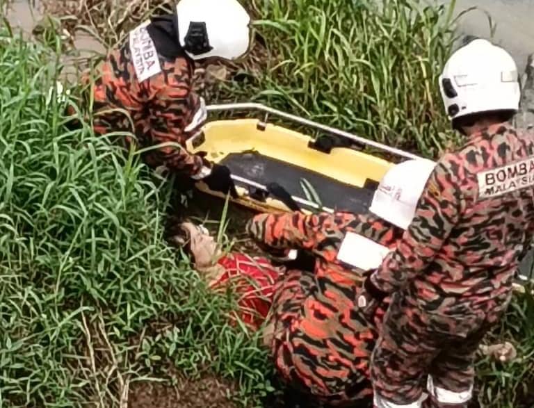 Terjatuh sungai, gara-gara larikan diri dari majikan