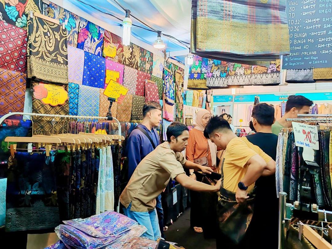 FRP sedia lot niaga untuk 300 PKS