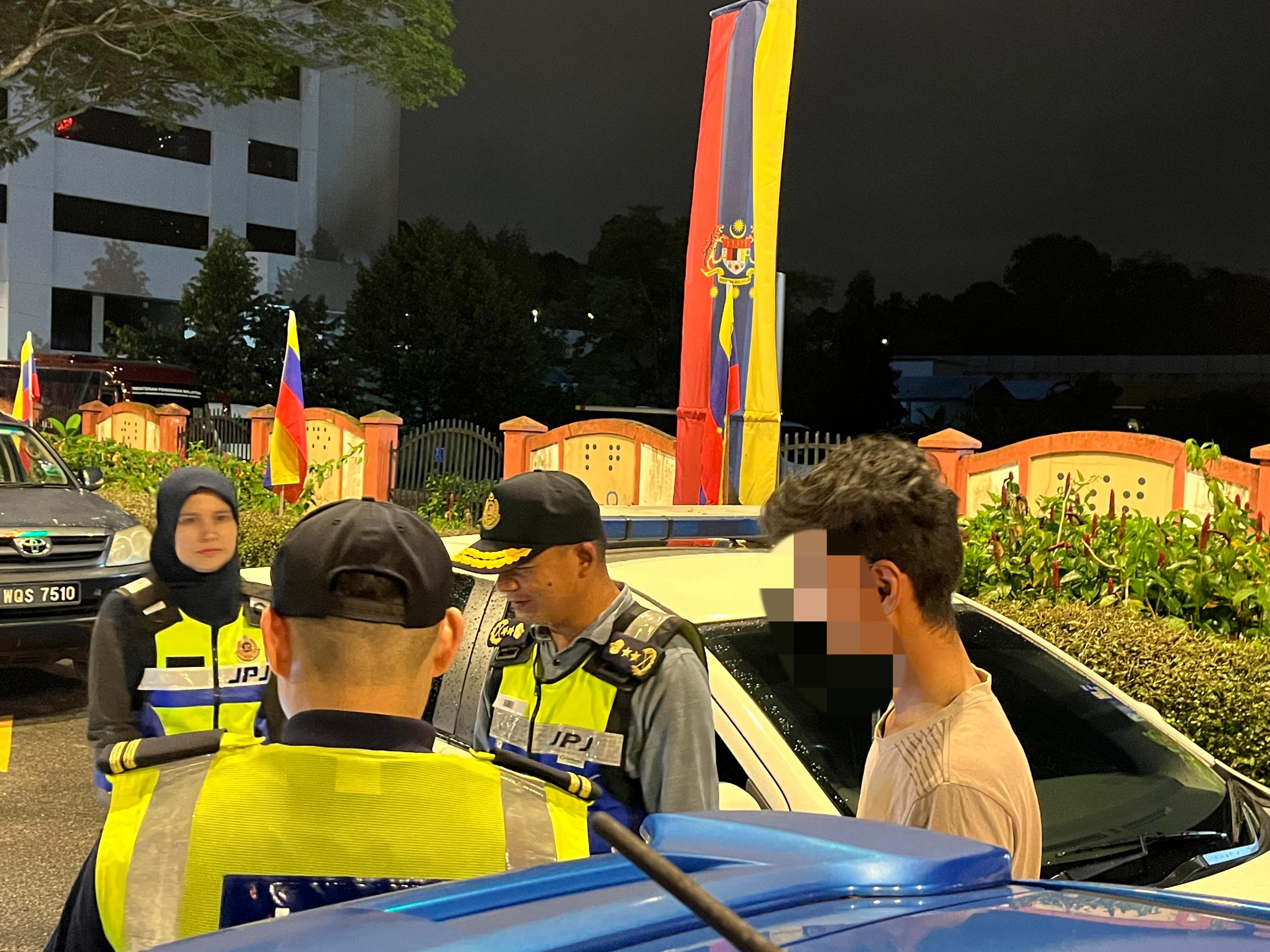 Pemandu warga asing rayu dilepaskan, JPJ sita kenderaan