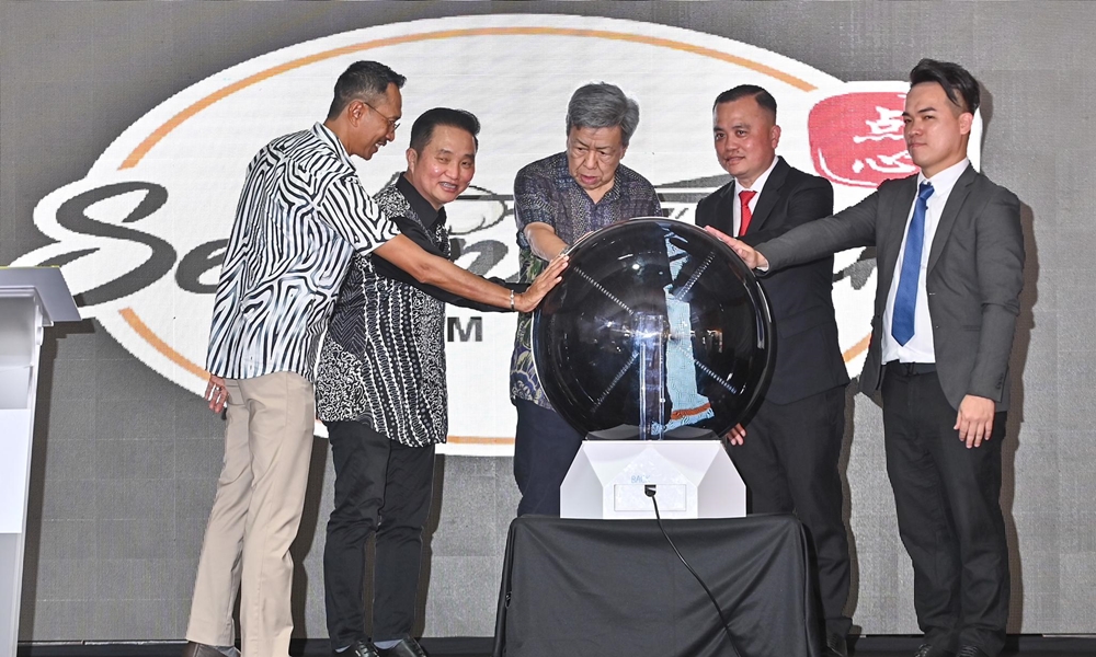 Sultan Selangor cemar duli rasmi kilang Sekinchan Dim Sum