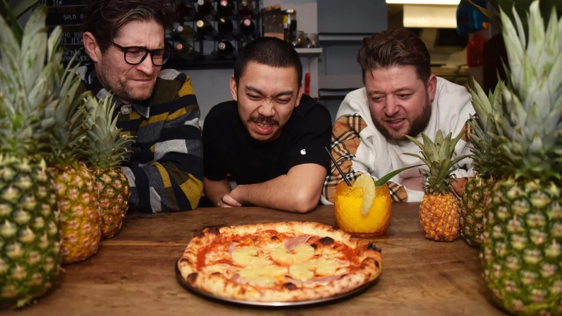 Restoran caj RM549 jika tambah nanas pada pizza