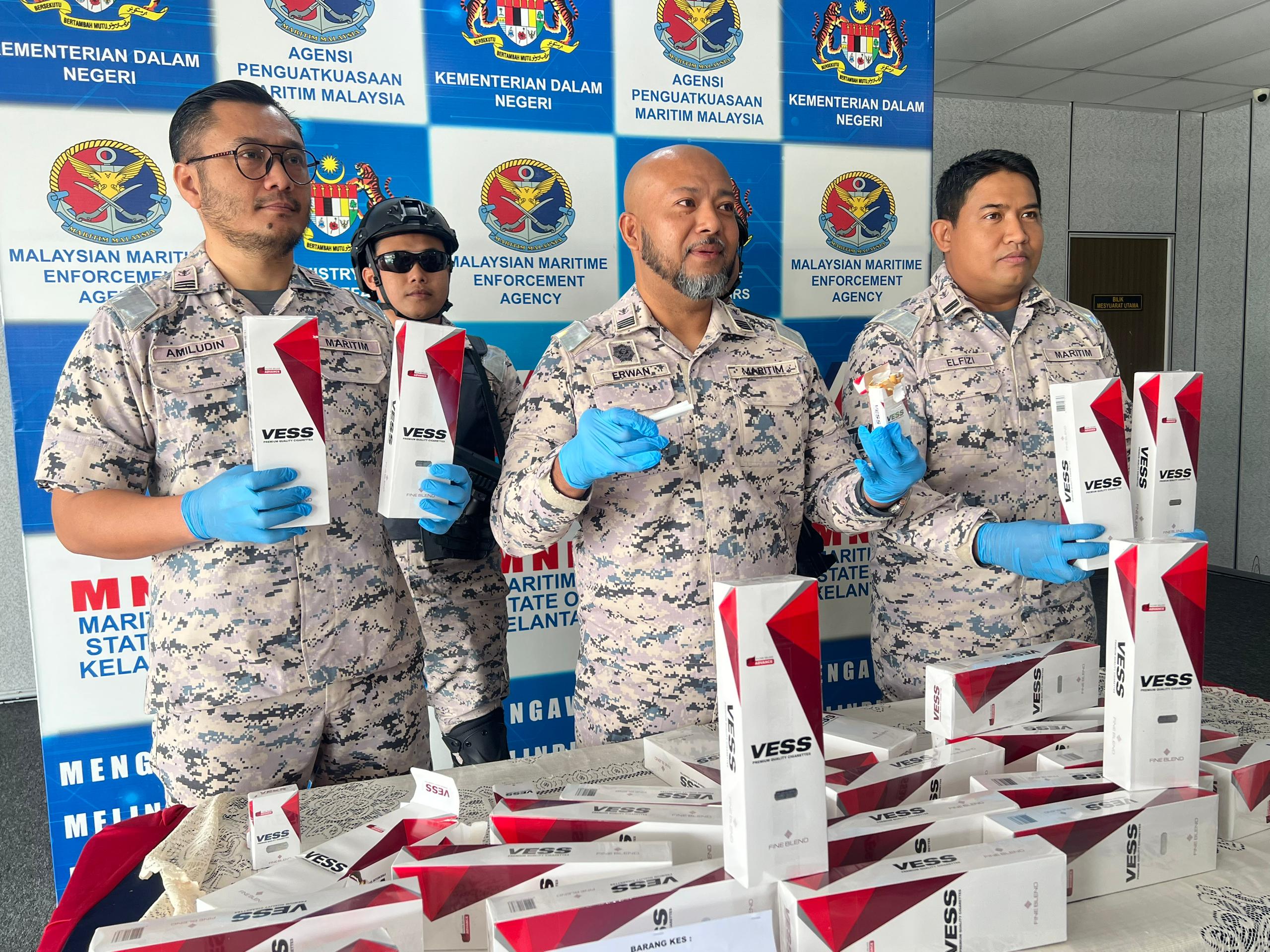 Maritim rampas 21 juta batang rokok seludup RM14.8 juta