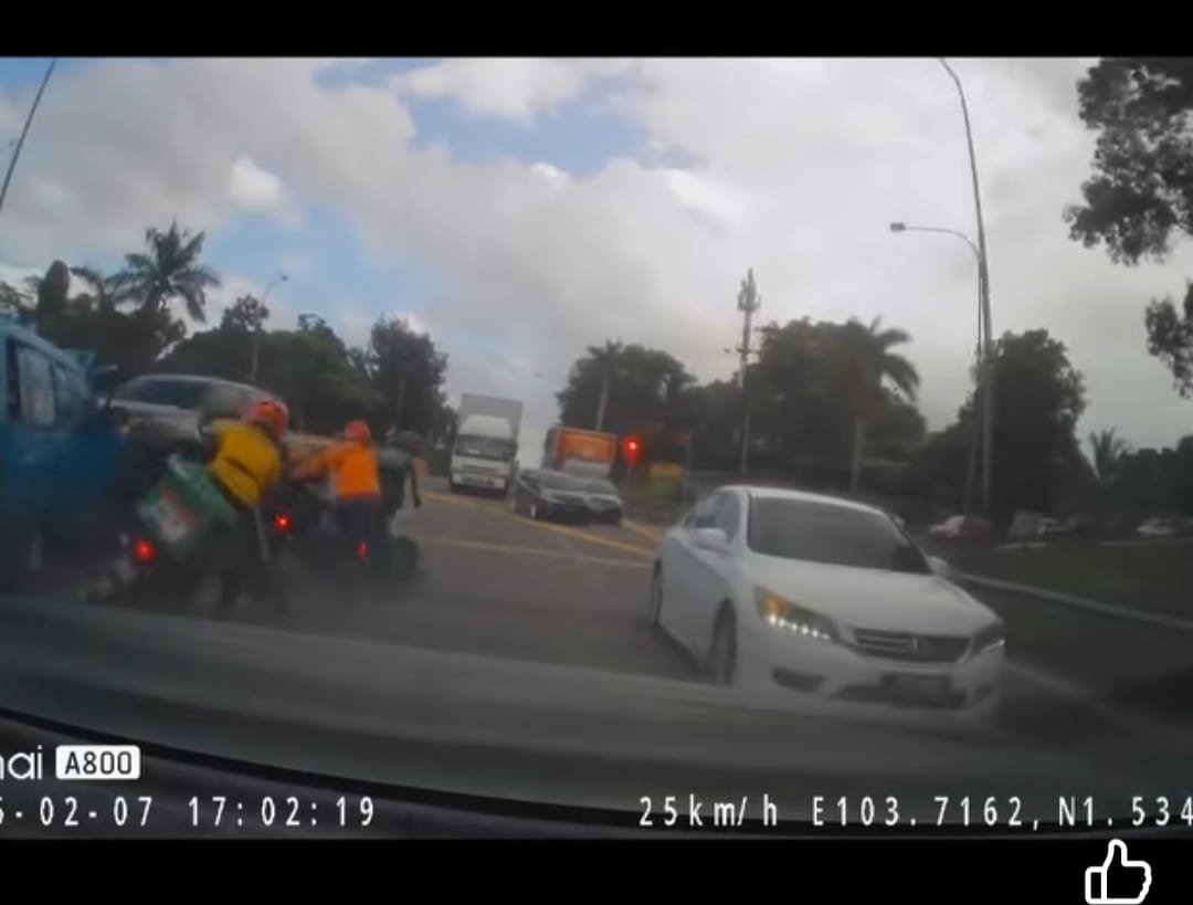 Pemandu Ford Ranger rempuh empat kenderaan lain tidak mabuk