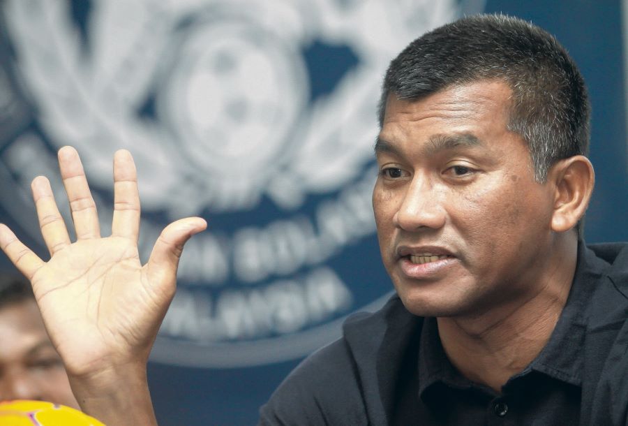 Pecat pengadil keterlaluan