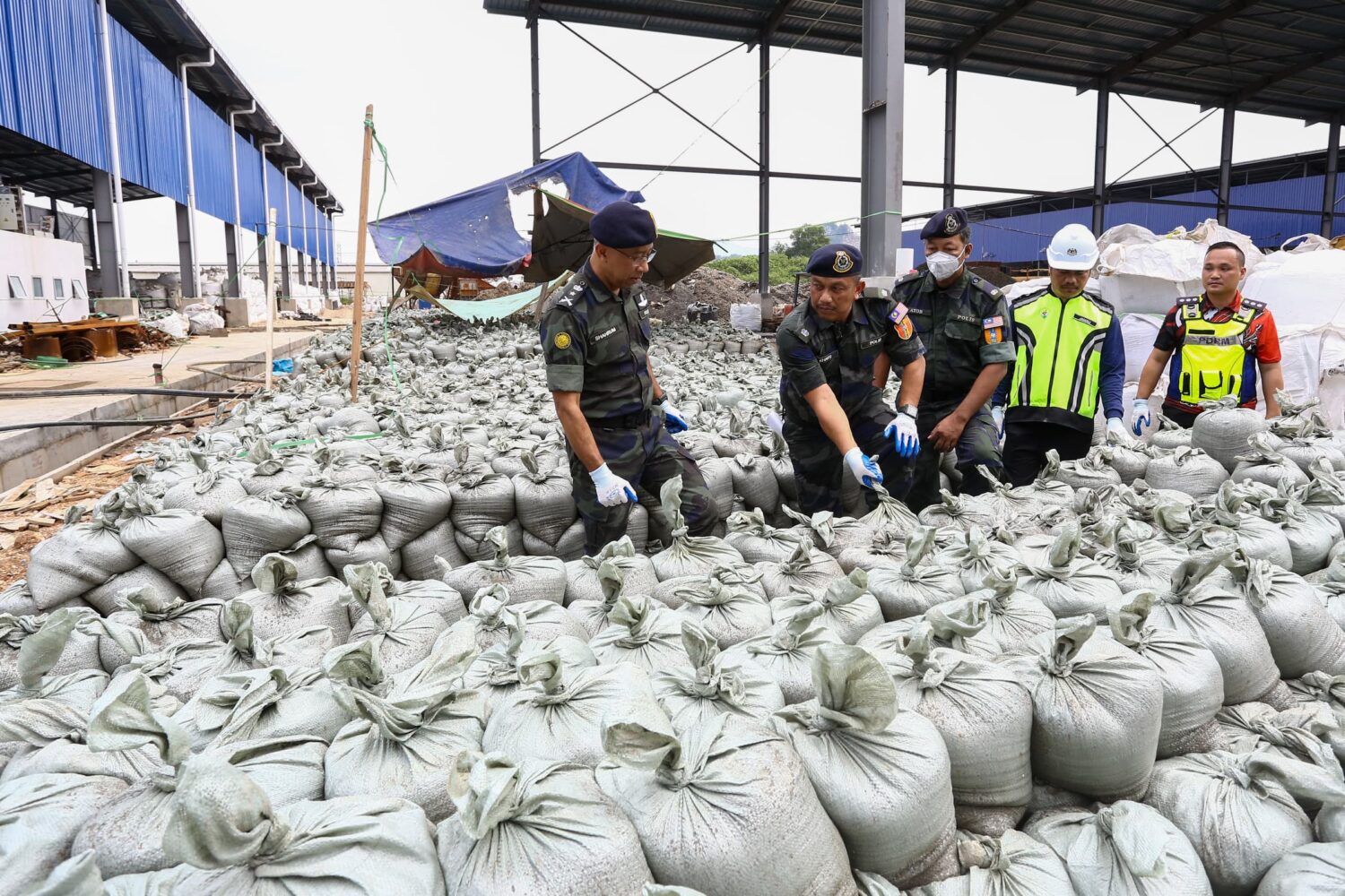 Kilang proses sisa logam, elektronik diserbu babitkan rampasan RM1.31 bilion