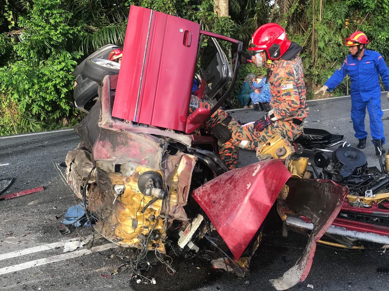 Dua termasuk penuntut kolej vokasional maut kemalangan