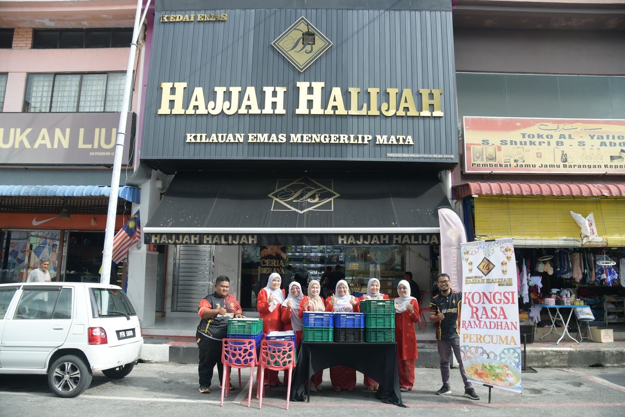 Kedai Emas Hajjah Halijah teruskan tradisi edar bubur lambuk